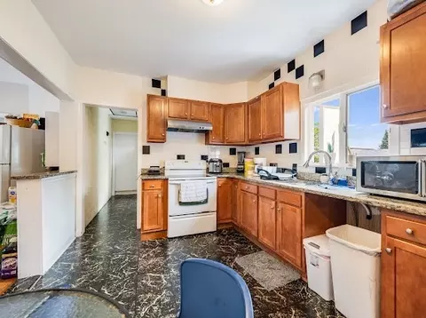 20 Liberty St, Everett, MA 02149 photo 4