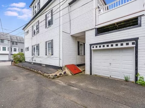 20 Liberty St, Everett, MA 02149 photo 2