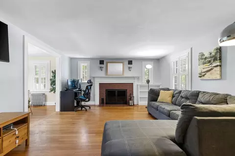 Living - 123 Dodge St, Beverly, MA 01915 photo 3 of 5