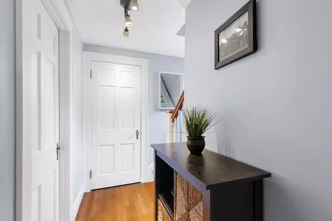 Entry Way - 123 Dodge St, Beverly, MA 01915 photo 3 of 4