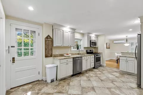 Entry Way - 123 Dodge St, Beverly, MA 01915 photo 1 of 4