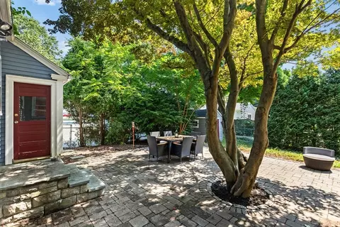 Exterior - 123 Dodge St, Beverly, MA 01915 photo 5 of 6
