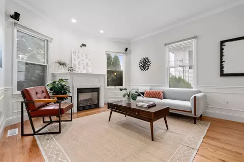 42 Craigie St #A, Somerville, MA 02143