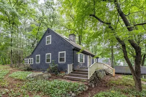 19 Forest Rd, Wakefield, MA 01880 photo 2