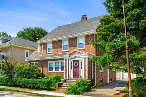 61 Lamoille Ave, Haverhill, MA 01835