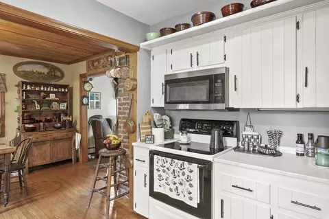 Kitchen - 133 State Ave, Killingly, CT 06241 photo 3 of 4