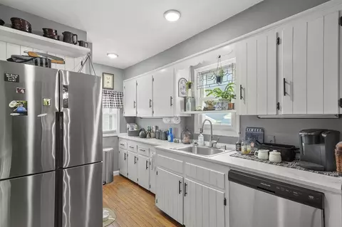 Kitchen - 133 State Ave, Killingly, CT 06241 photo 2 of 4