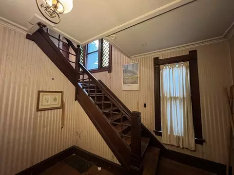 Entry Way - 142 Westminster St, Springfield, MA 01109 photo 1 of 7