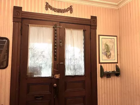 Entry Way - 142 Westminster St, Springfield, MA 01109 photo 3 of 7