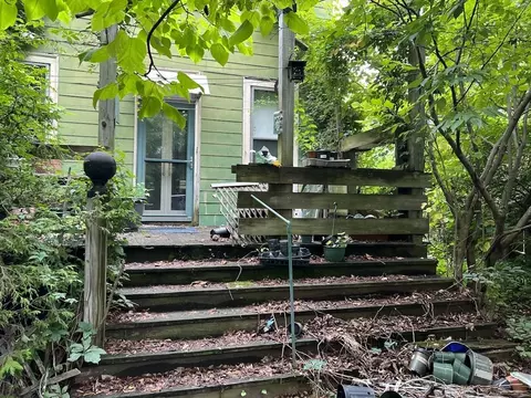 Exterior - 142 Westminster St, Springfield, MA 01109 photo 4 of 7