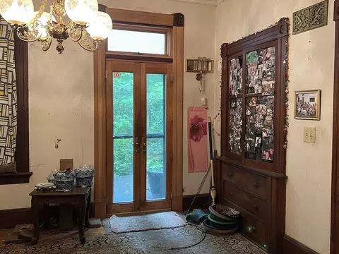 Entry Way - 142 Westminster St, Springfield, MA 01109 photo 6 of 7