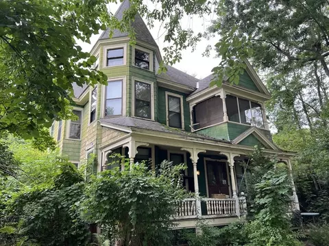 Exterior - 142 Westminster St, Springfield, MA 01109 photo 2 of 7