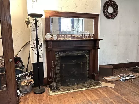 Living - 142 Westminster St, Springfield, MA 01109 photo 1 of 1