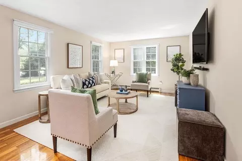Living - 949 Webster St, Hanover, MA 02339 photo 3 of 5