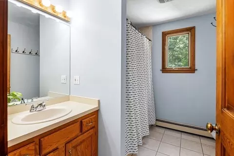 Bath - 949 Webster St, Hanover, MA 02339 photo 3 of 3