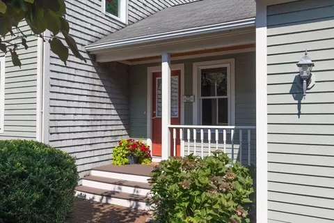 Exterior - 949 Webster St, Hanover, MA 02339 photo 2 of 6