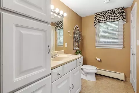 Bath - 949 Webster St, Hanover, MA 02339 photo 1 of 3