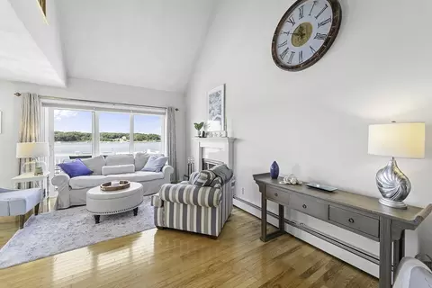 40 Cliff St, Beverly, MA 01915 photo 11
