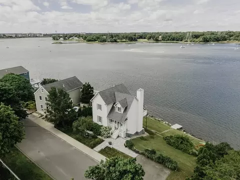 40 Cliff St, Beverly, MA 01915 photo 3