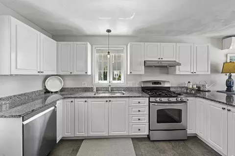 40 Cliff St, Beverly, MA 01915 photo 17
