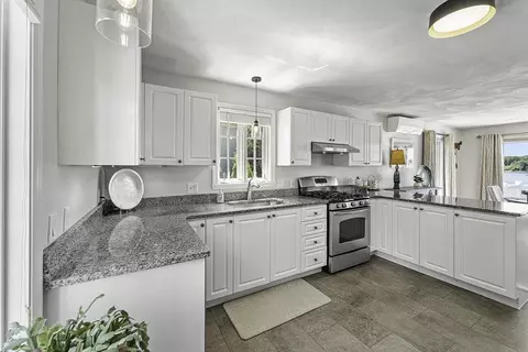 40 Cliff St, Beverly, MA 01915 photo 16