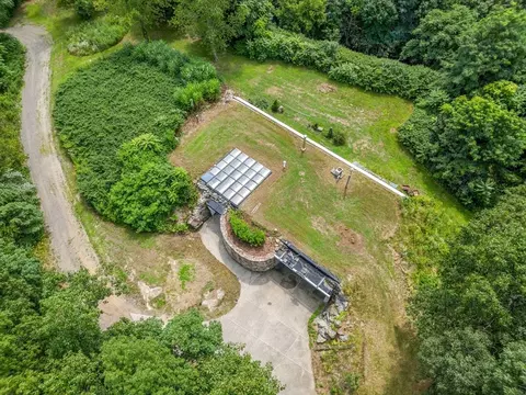 65 Mill St, Hopedale, MA 01747