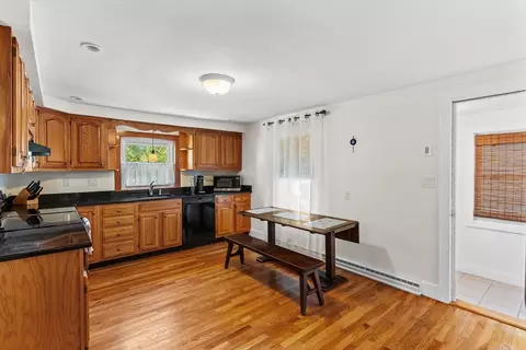 16 Myrtle St, Beverly, MA 01915 photo 5