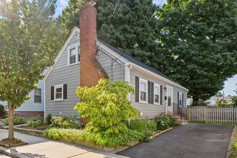 16 Myrtle St, Beverly, MA 01915