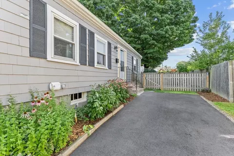 16 Myrtle St, Beverly, MA 01915 photo 31