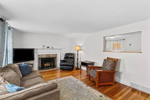 16 Myrtle St, Beverly, MA 01915 photo 13