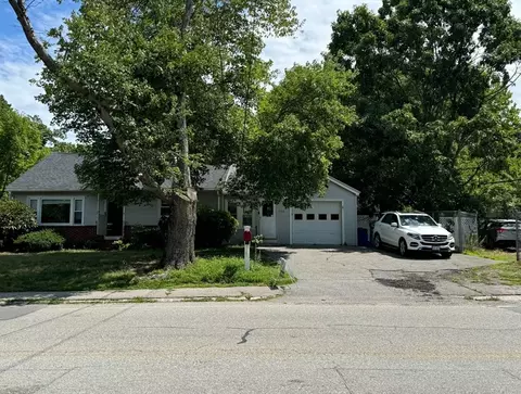 742 Waverley Rd, North Andover, MA 01845