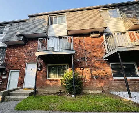 665 Robbins Ave #4, Dracut, MA 01826