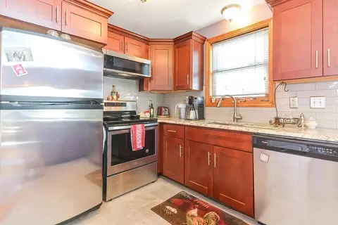147 S Shr, Webster, MA 01570 photo 7