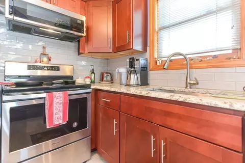147 S Shr, Webster, MA 01570 photo 9