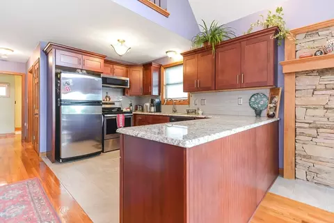 147 S Shr, Webster, MA 01570 photo 8