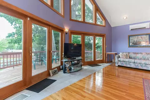 147 S Shr, Webster, MA 01570 photo 6
