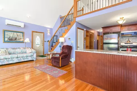 147 S Shr, Webster, MA 01570 photo 3