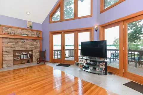 147 S Shr, Webster, MA 01570 photo 5