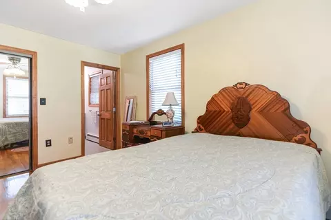 147 S Shr, Webster, MA 01570 photo 19