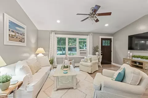 36 Chartwell Dr, Bourne, MA 02532 photo 4