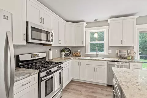 36 Chartwell Dr, Bourne, MA 02532 photo 9