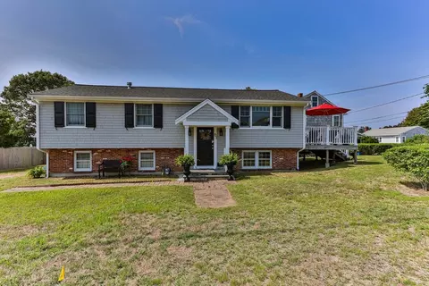 61 Broadway, Yarmouth, MA 02673