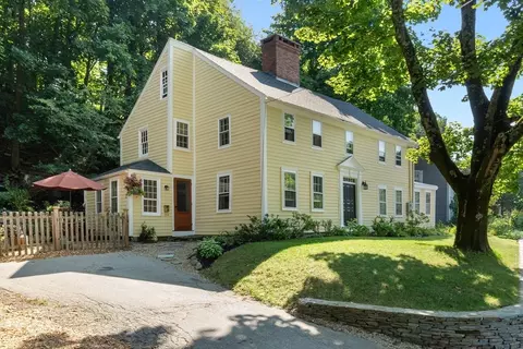 1 Evans Pl, Amesbury, MA 01913