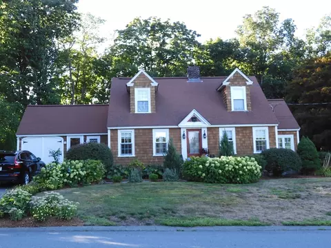 4 Timber Ln, Methuen, MA 01844
