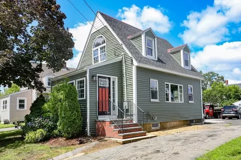 9 Salem St, Lawrence, MA 01843