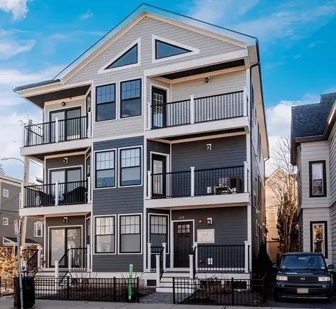 384 Highland Ave #2, Somerville, MA 02144