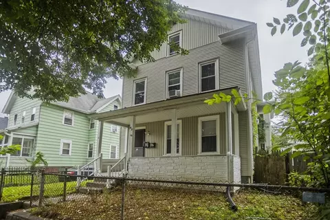 47 Taylor St, Holyoke, MA 01040