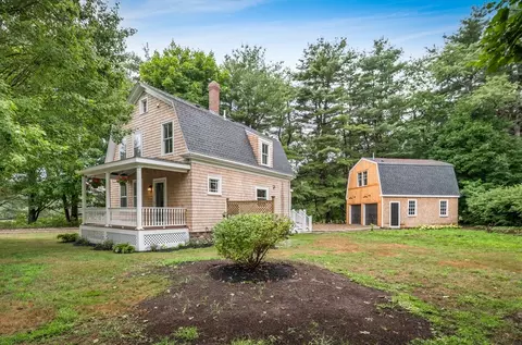 11 Pleasant St, Wenham, MA 01984