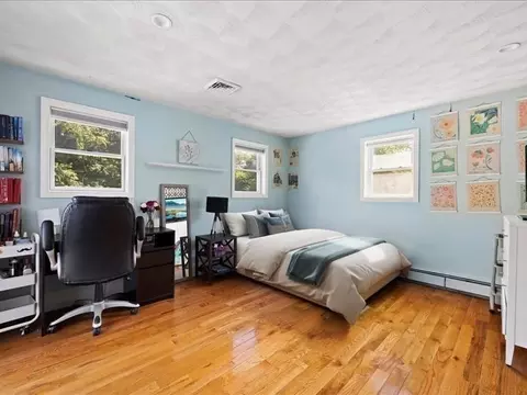 Bedroom - 32 Eustis St, Saugus, MA 01906 photo 8 of 9