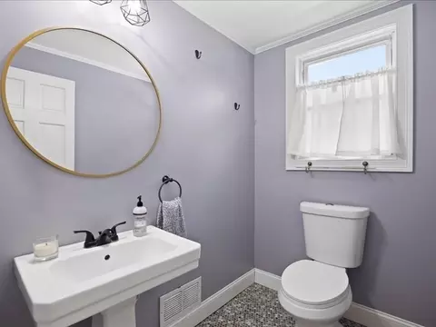Bath - 32 Eustis St, Saugus, MA 01906 photo 1 of 4